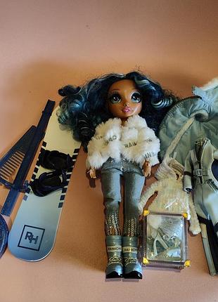 Лялька рейнбоу хай зима скайлер шахроу синя rainbow high winter break skyler bradshaw