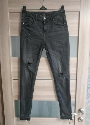 Стильные высокие джинсы