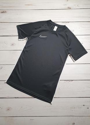 Мужская легкая спортивная футболка nike dri fit slim fit / найк драй фит