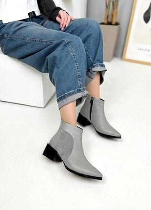 Стильні жіночі ботильйони на глянсовому підборі в наявності та під відшив 💛💙🏆