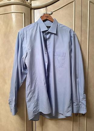 Блакитна чоловіча сорочка