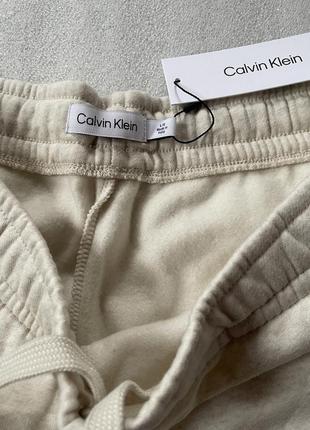 Нові штани calvin klein (ck beige joggers) з америкі 32 (m),34 (l)6 фото