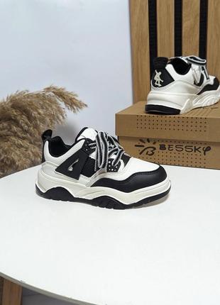 Кросівки для хлопчика та дівчинки білі з чорним від jong golf2 фото