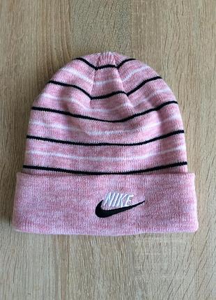 Женская шапка nike
