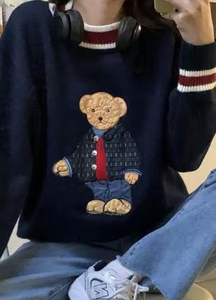 Женский свитер пуловер  с мультяшным медведем