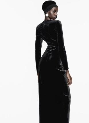 Zara бархатное платье миди с вырезом4 фото
