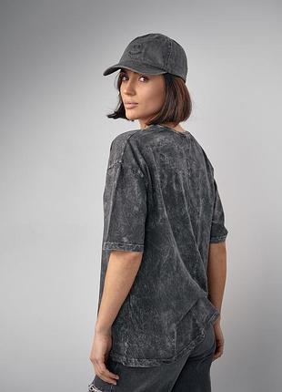 Трикотажная футболка в технике tie-dye с принтом