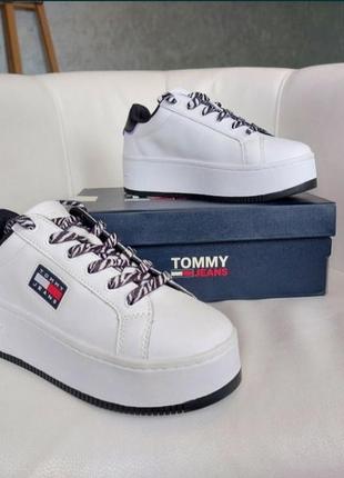 Кросівки/ кеди tommy hilfiger