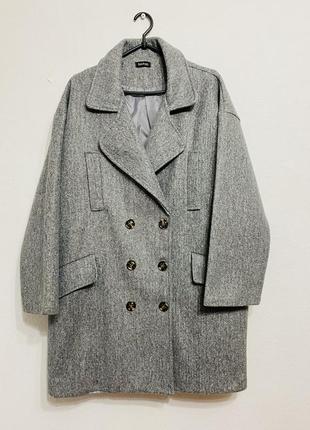Женское серое фирменное пальто!