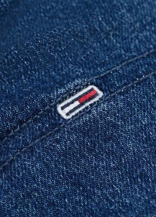 Женские джинсы мом синие с лого оригинал tommy hilfiger5 фото