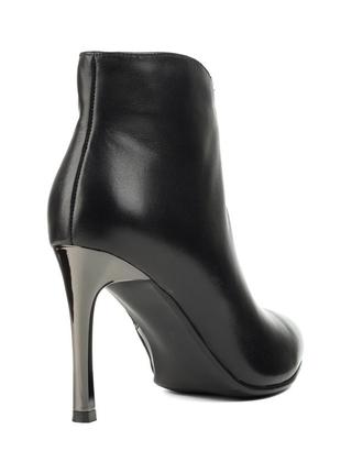 Ботильйони жіночі шкіряні чорні на шпильці 1776б