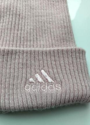 Шапка adidas в пудровом цвете2 фото