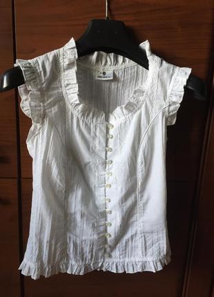 Белая блузка со шнуровкой на талии1 фото