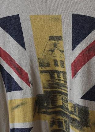 Бежевый джемпер кроя «летучая мышь» с британским флагом2 фото