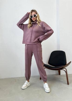 Трендовый женский ангоровый костюм: брюки со стрелками + свитер с горлом свободного кроя1 фото