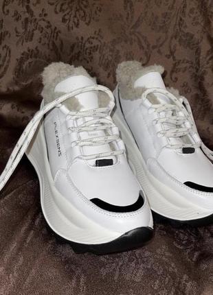 Стильні зимовi шкіряні білі кросівки на високiй  пiдошвi ! 38 розмір4 фото