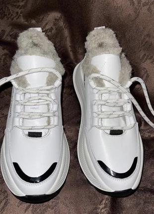 Стильні зимовi шкіряні білі кросівки на високiй  пiдошвi ! 38 розмір5 фото