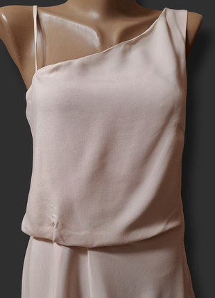 Нежно-розовое платье на одно плечо3 фото