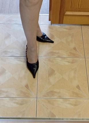 🌹🌹красивые женские туфли черные нат кожа на шпильке 37🌹🌹4 фото