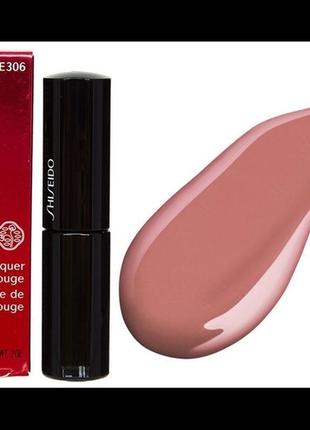 Помада-блеск-лак shiseido lacquer rouge be 306 camel новый тестер