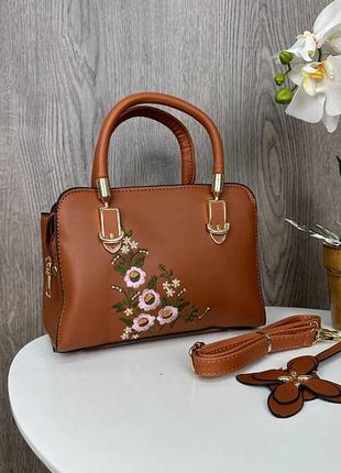Женская мини сумочка с вышивкой цветами, маленькая женская сумка с цветочками

женская сумочка повседневная с цветами4 фото