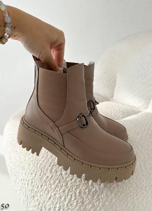 Натуральные кожаные демисезонные ботинки цвета капучино2 фото