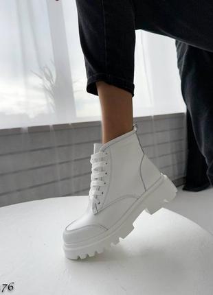 Натуральные кожаные демисезонные белые ботинки10 фото