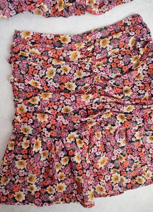 Мини юбка облегающая в цветочный принт8 фото