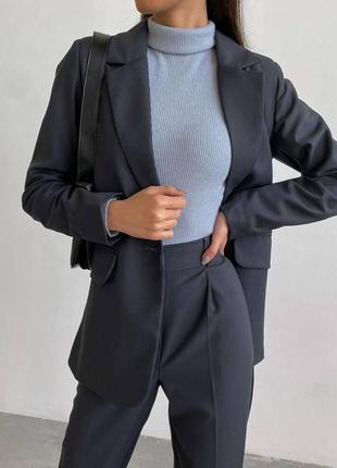 Костюм женский классический, однотонный оверсайз пиджак на пуговице брюки на высокой посадке, качественный, стильный базовый черный графитовый8 фото
