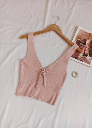 Пудровый вязаный топ/рубчик