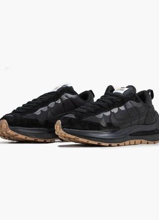 Nike vaporwaffle sacai black gum5 фото