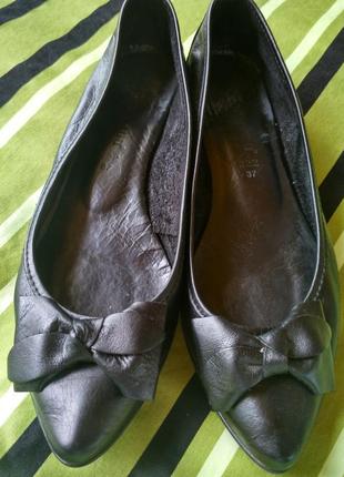 Классические черные кожаные туфли балетки1 фото