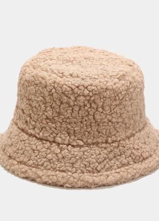 Тепла панама, зимова шапка