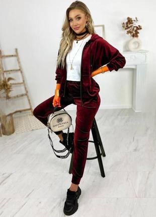 Костюми жіночі велюрові3 фото