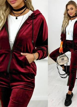 Костюми жіночі велюрові4 фото