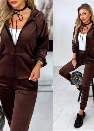 Костюми жіночі велюрові6 фото