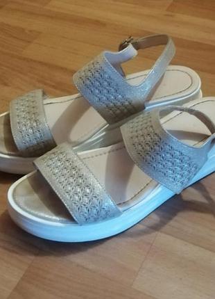 Сандалі 41 р.