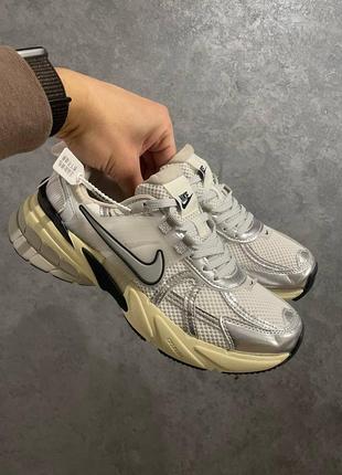 Кроссовки nike v2k runtekk «summit white metallic silver»