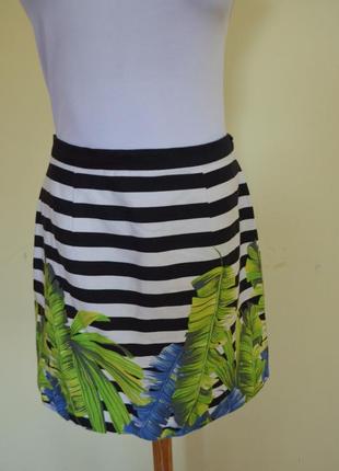 Очень красивая котоновая легкая короткая юбка в принт