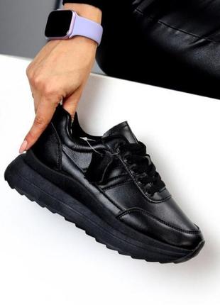 Чорні натуральні шкіряні кросівки на платформі5 фото