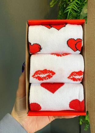 Подарунковий бокс жіночих шкарпеток на 3 пари в асортименті ❤️4 фото