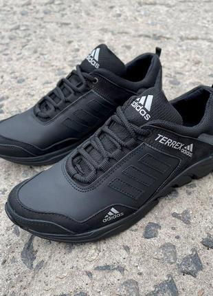 Чоловічі шкіряні кросівки adidas