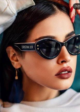 Сонцезахисні окуляри в стилі dior