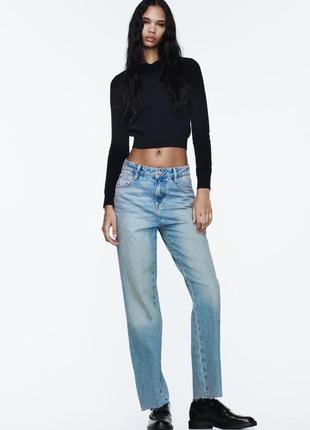 Прямые джинсы с крутым оттенком денима