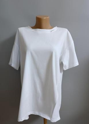 Удлиненная белая футболка, оверсайз, с разрезом s/m