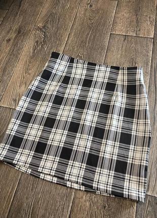 Міні-спідниця в клітинку