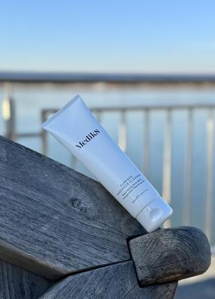 Гель surface radiance cleanse medik8