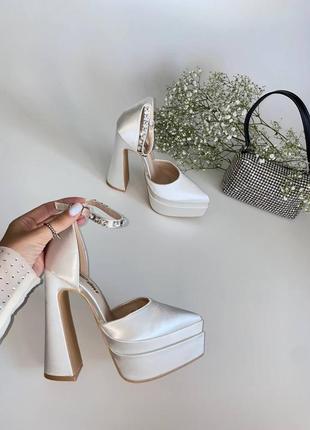 Туфельки туфлі атласні стильні білі атласні туфлі туфлі на підборах весільні туфлі святкові туфлі2 фото