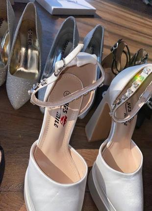 Туфельки туфлі атласні стильні білі атласні туфлі туфлі на підборах весільні туфлі...