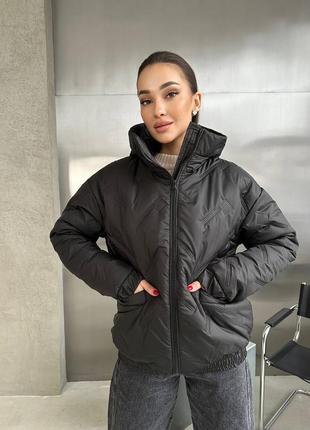 Женская весенняя куртка с капюшоном